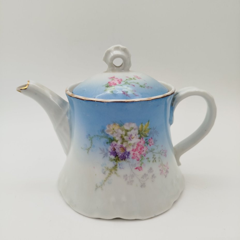 Чайник заварочный с декором из полевых цветов, фарфор, крытье, деколь, золочение, Российская империя, 1880-1910 гг.
