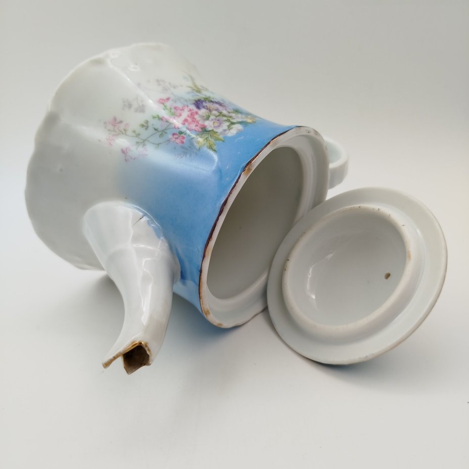 Чайник заварочный с декором из полевых цветов, фарфор, крытье, деколь, золочение, Российская империя, 1880-1910 гг.