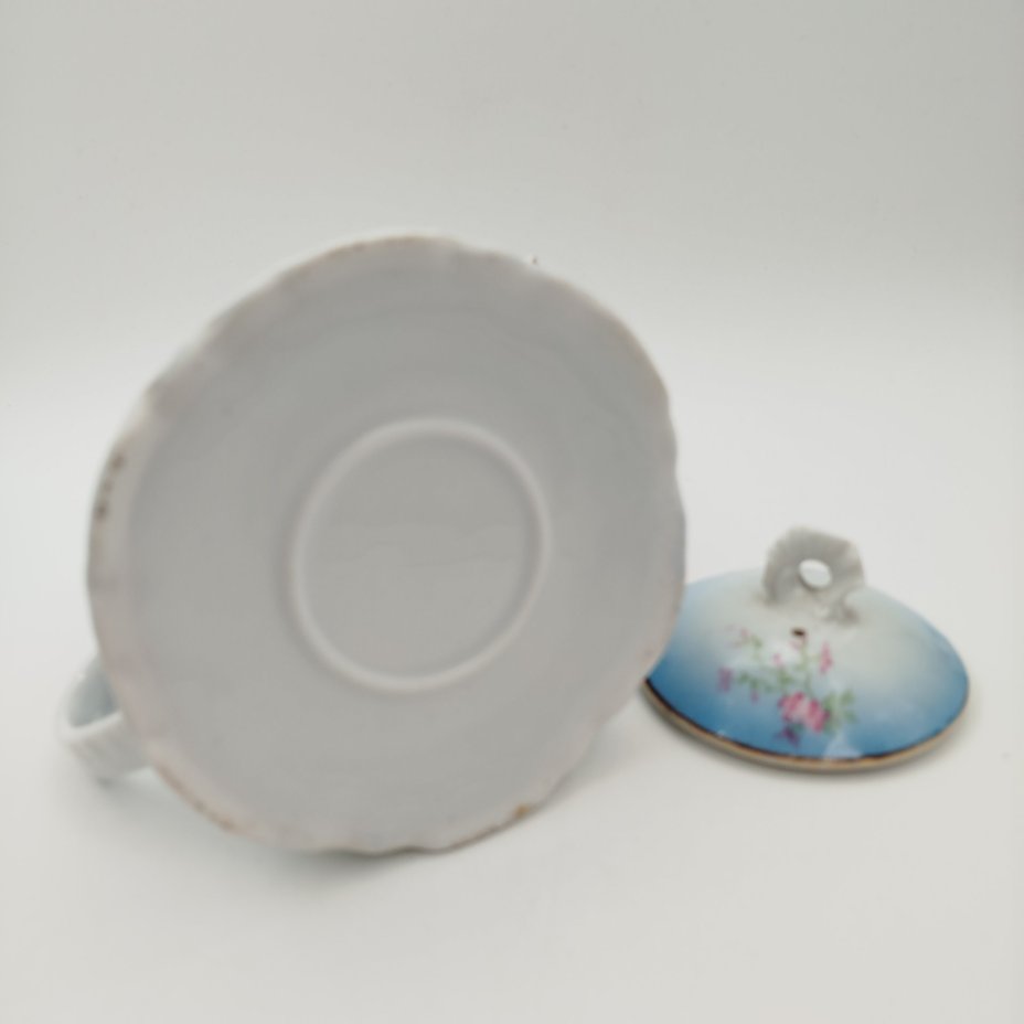 Чайник заварочный с декором из полевых цветов, фарфор, крытье, деколь, золочение, Российская империя, 1880-1910 гг.