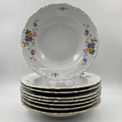 Набор суповых (глубоких) тарелок с цветочным и рельефным декором на 8 персон
