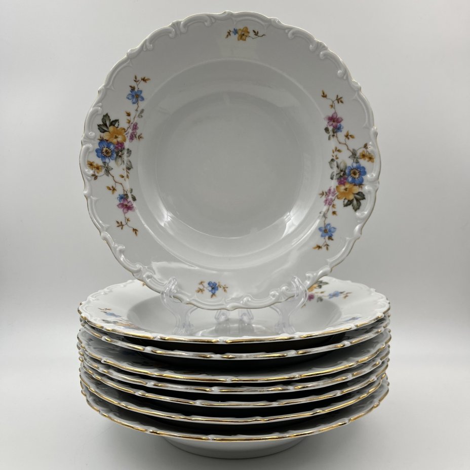 Набор суповых (глубоких) тарелок с цветочным и рельефным декором на 8 персон