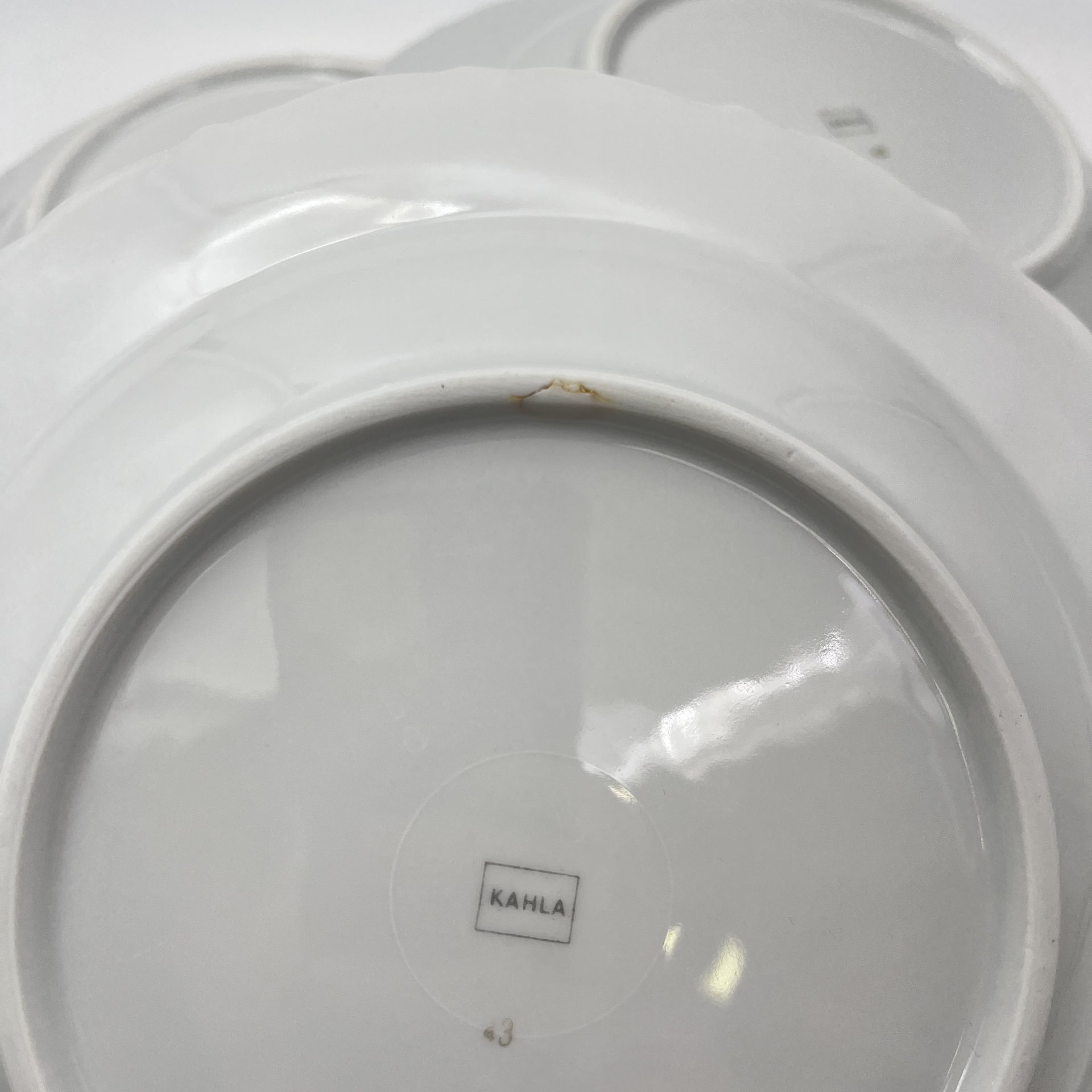 Набор суповых (глубоких) тарелок с цветочным и рельефным декором на 8 персон