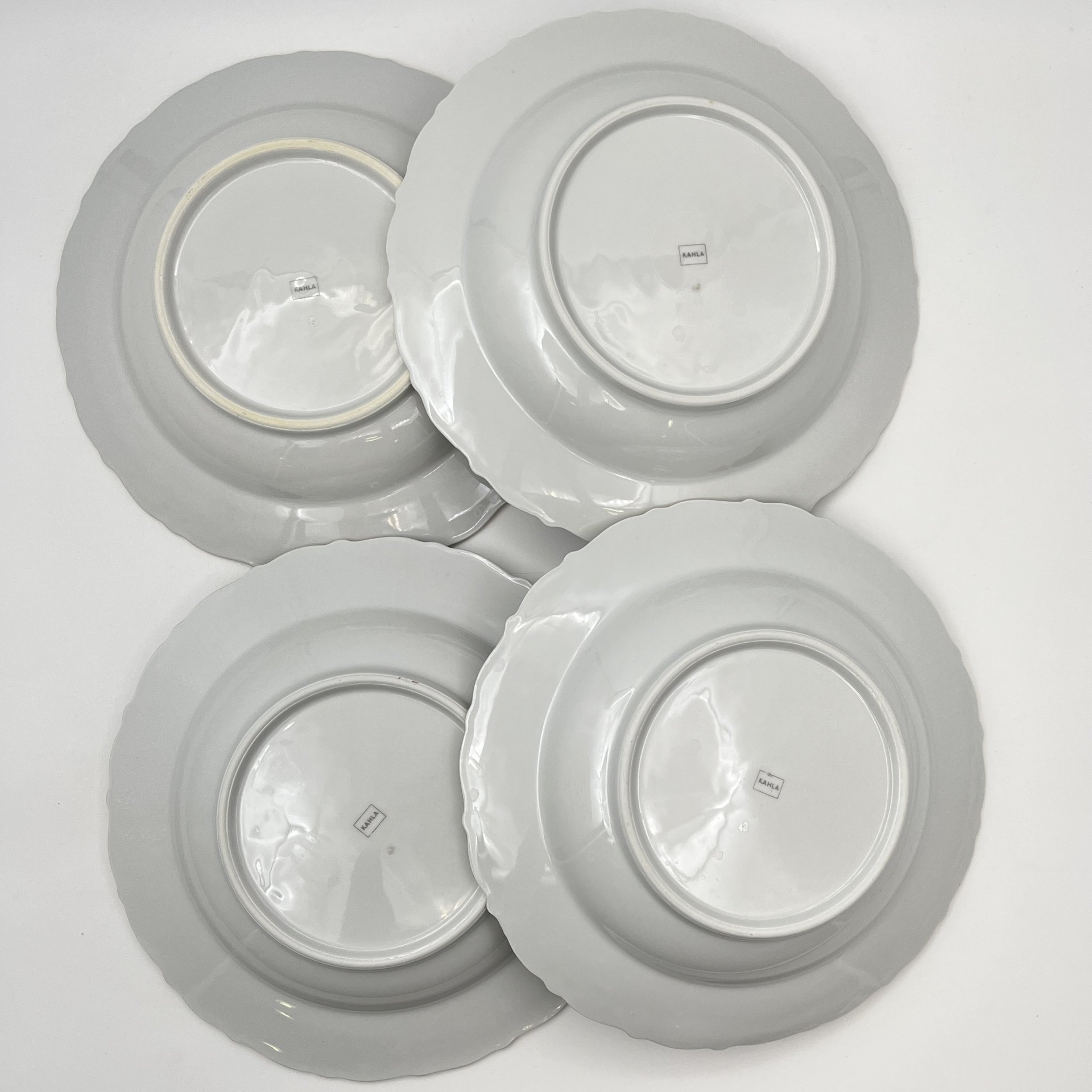 Набор суповых (глубоких) тарелок с цветочным и рельефным декором на 8 персон