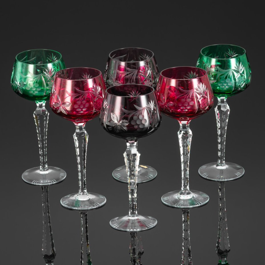 Набор бокалов для вина на 6 персон, украшенных резным орнаментом