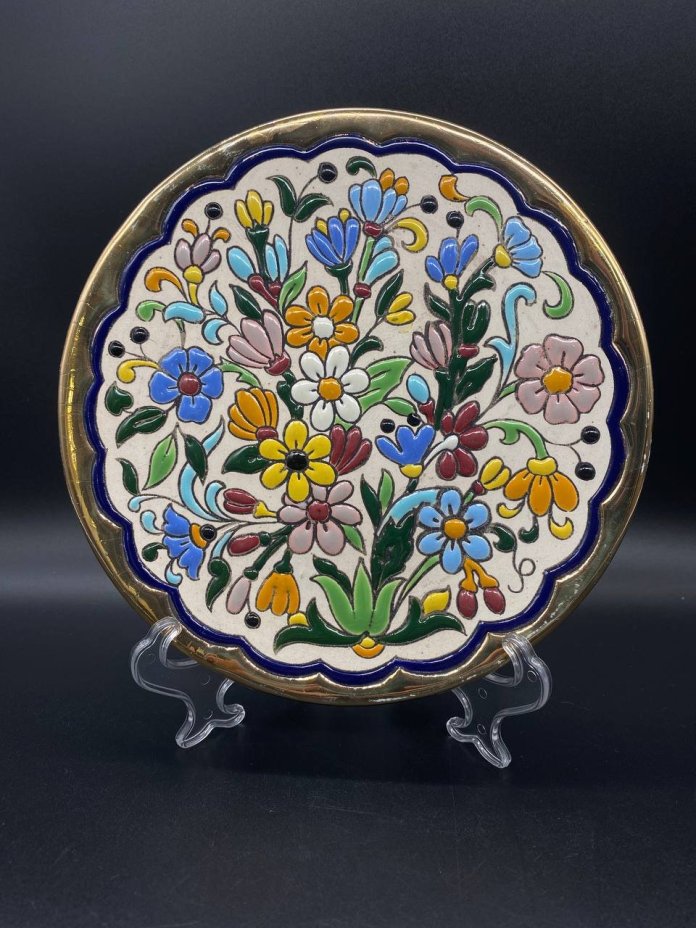 Декоративная настенная тарелка с изображением цветочных мотивов, Ceramicas Sevilla