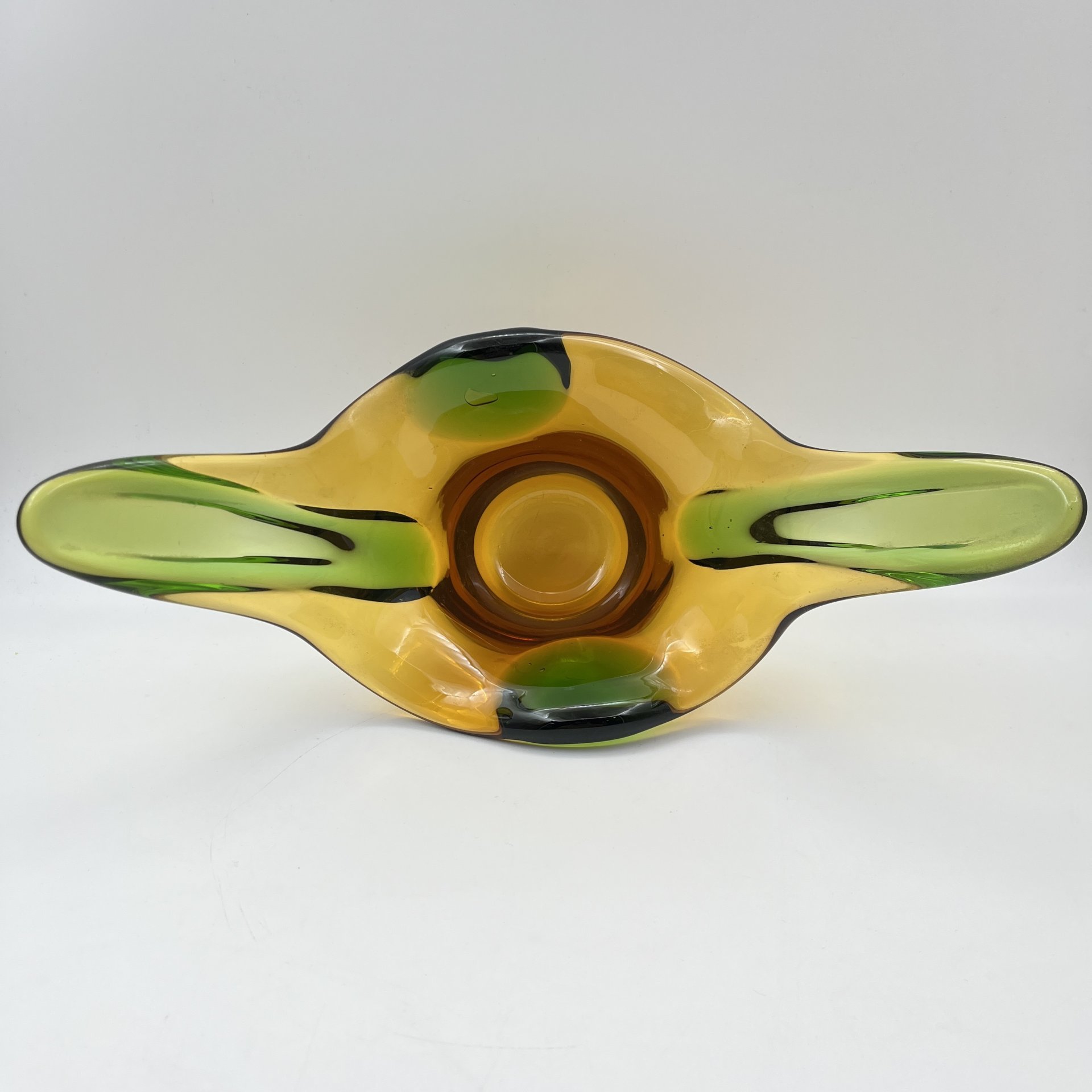 Фруктовница (конфетница) янтарно-зеленого оттенка