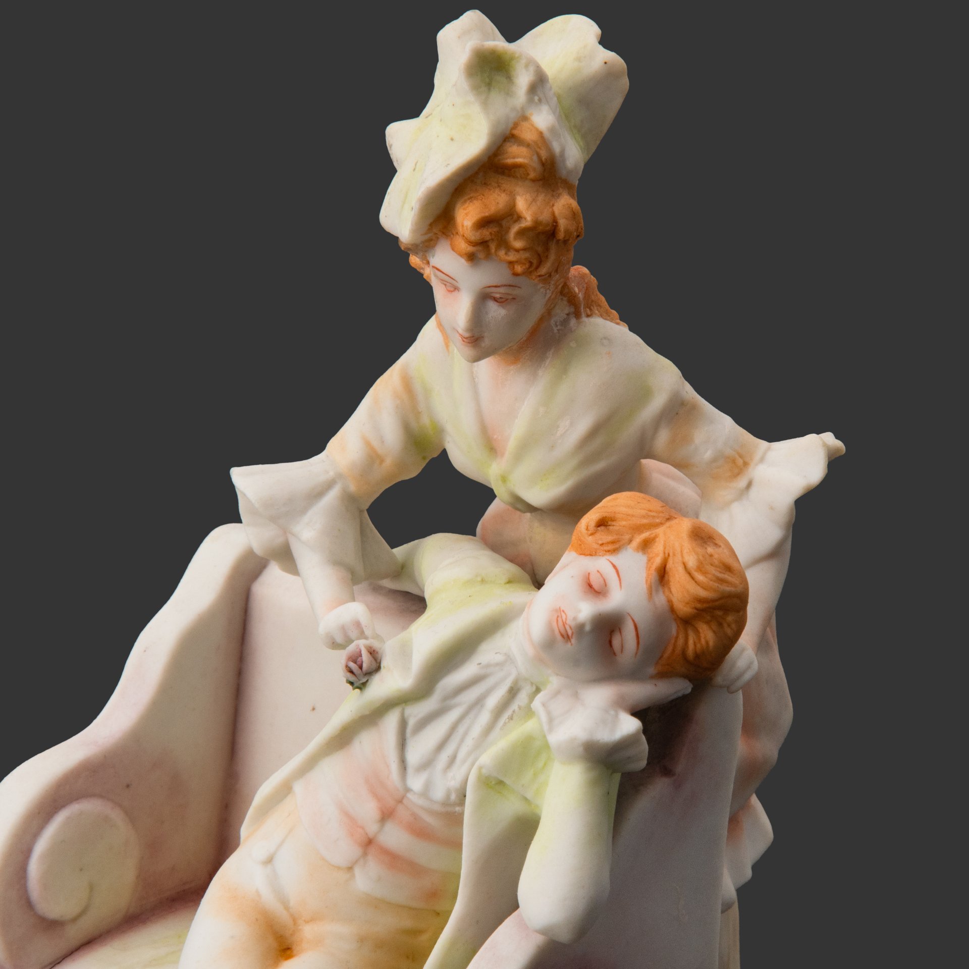 Статуэтка "Уснувший влюбленный", бисквит, роспись, Европа, 1960-1980 гг.