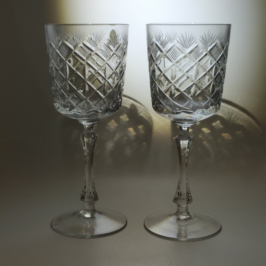 Пара фужеров с резным декором, хрусталь, алмазная грань, Борисовский хрустальный завод им. Ф.Э. Дзержинского, Беларусь, 2000-2020 гг.