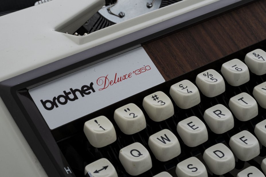 Печатная машинка "Brother deluxe 1350"