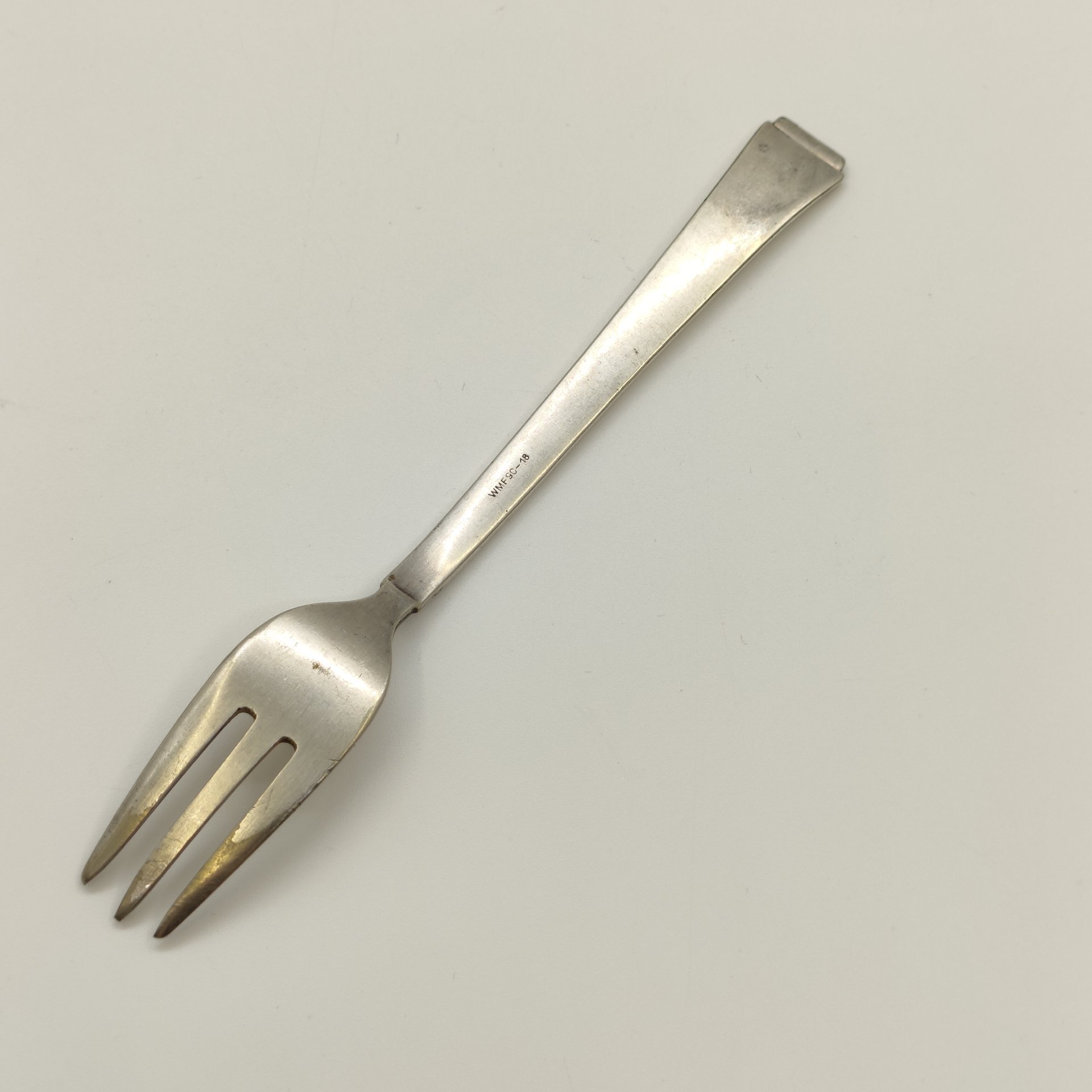 Вилка десертная, лаконичной формы с тремя зубцами, металл, серебрение, Württembergische Metallwarenfabrik (WMF), Германия, 1880-1886 гг.