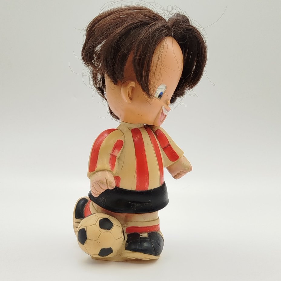 Игрушка (кукла) "Футболист", "Jugoplastika", резина, волос искусственный, литьё, пробивка, крашение, роспись
