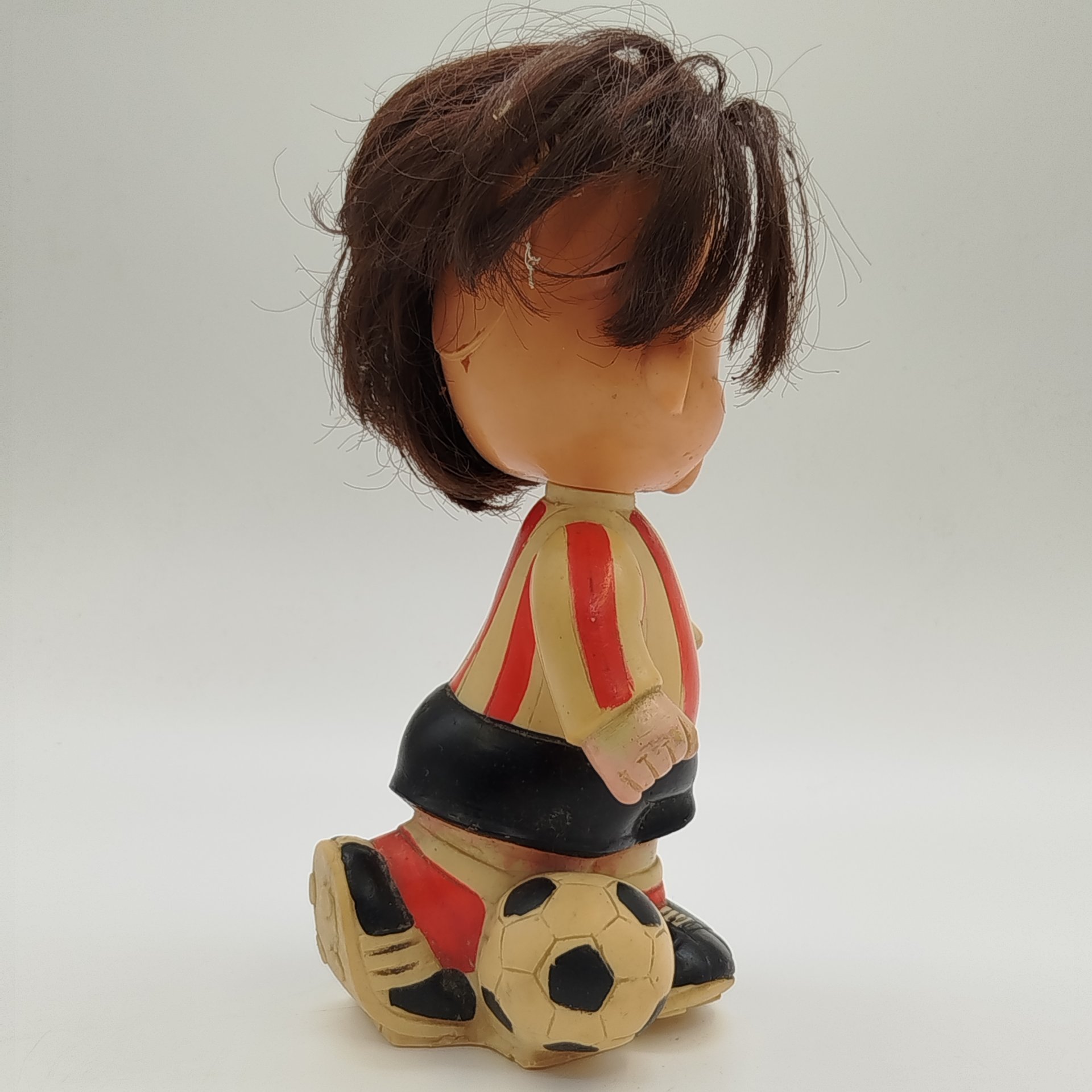 Игрушка (кукла) "Футболист", "Jugoplastika", резина, волос искусственный, литьё, пробивка, крашение, роспись, Югославия, 1970-1990 гг.