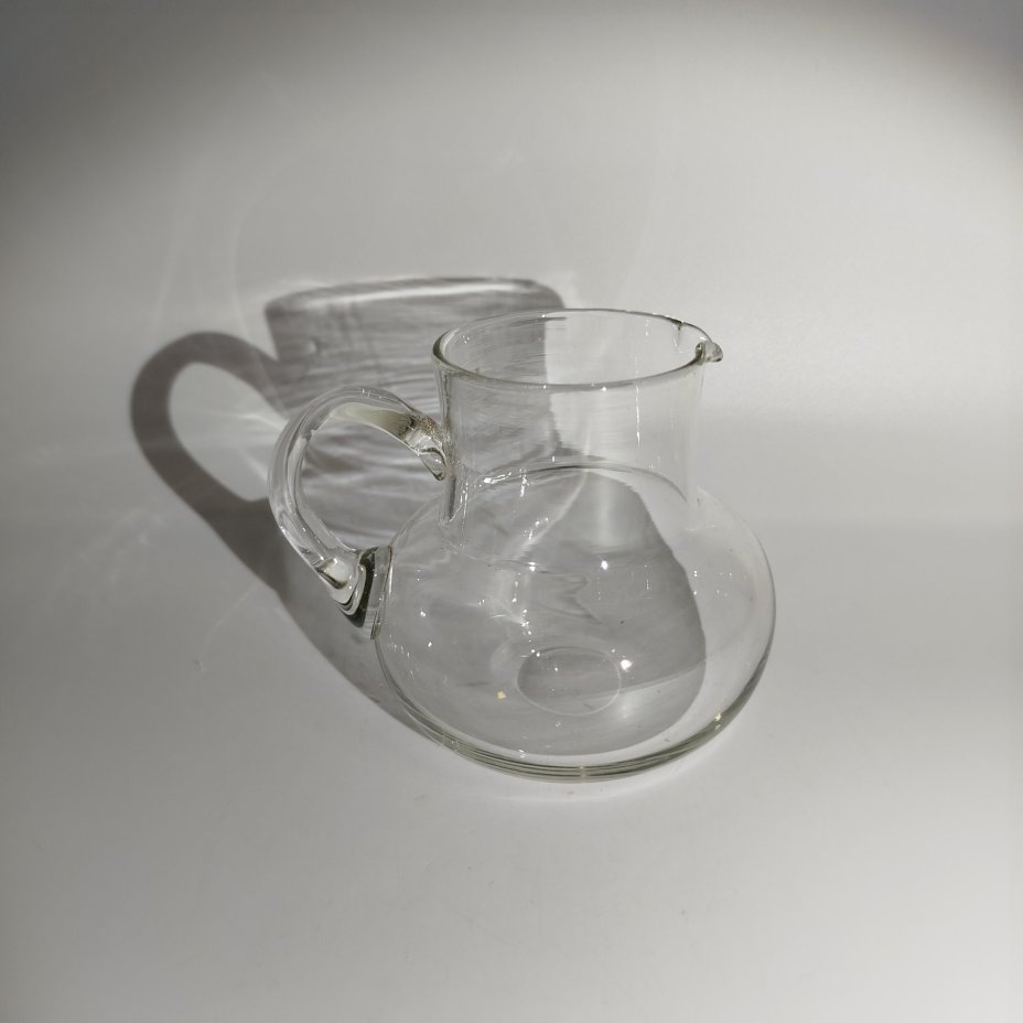 Молочник с широким туловом, стекло, Россия, 1900-1930 гг.