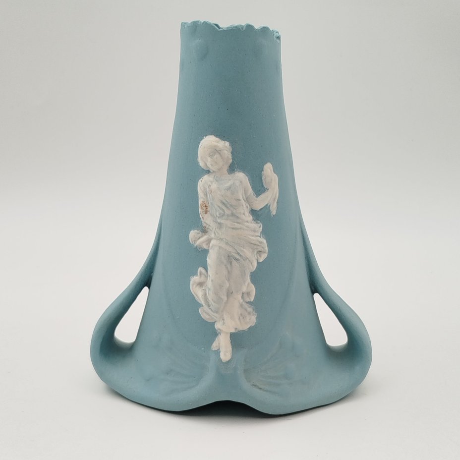 Ваза в стиле  модерн с изображением полуобнаженной девушки, бисквит, крытье, Россия, 1910-1930 гг.