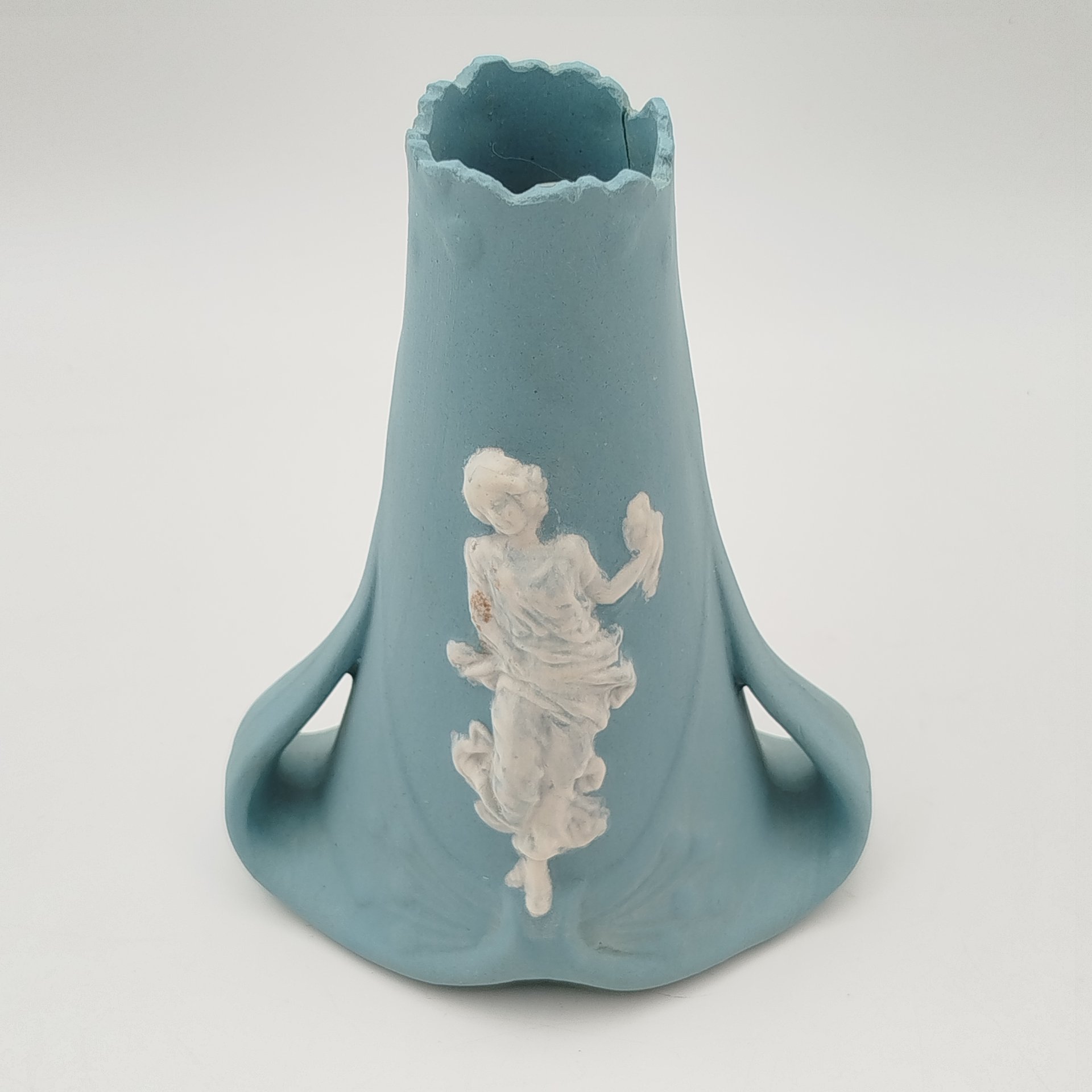 Ваза в стиле  модерн с изображением полуобнаженной девушки, бисквит, крытье, Россия, 1910-1930 гг.