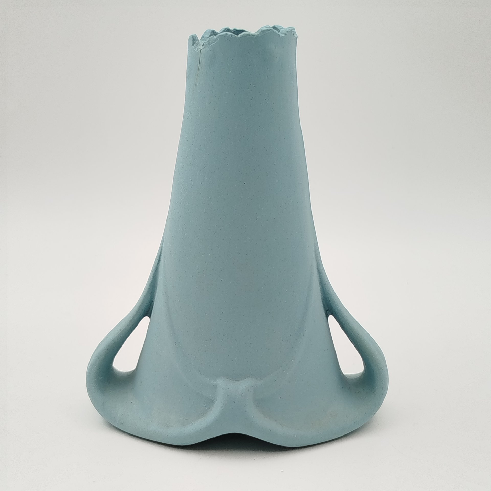 Ваза в стиле  модерн с изображением полуобнаженной девушки, бисквит, крытье, Россия, 1910-1930 гг.