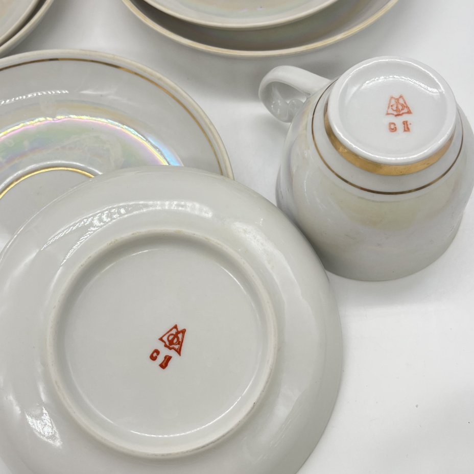 Набор из 3 кофейных трио  лаконичным декором, фарфор, люстр, золочение, Минский фарфорово-фаянсовый завод, СССР, 1983-1991 гг.