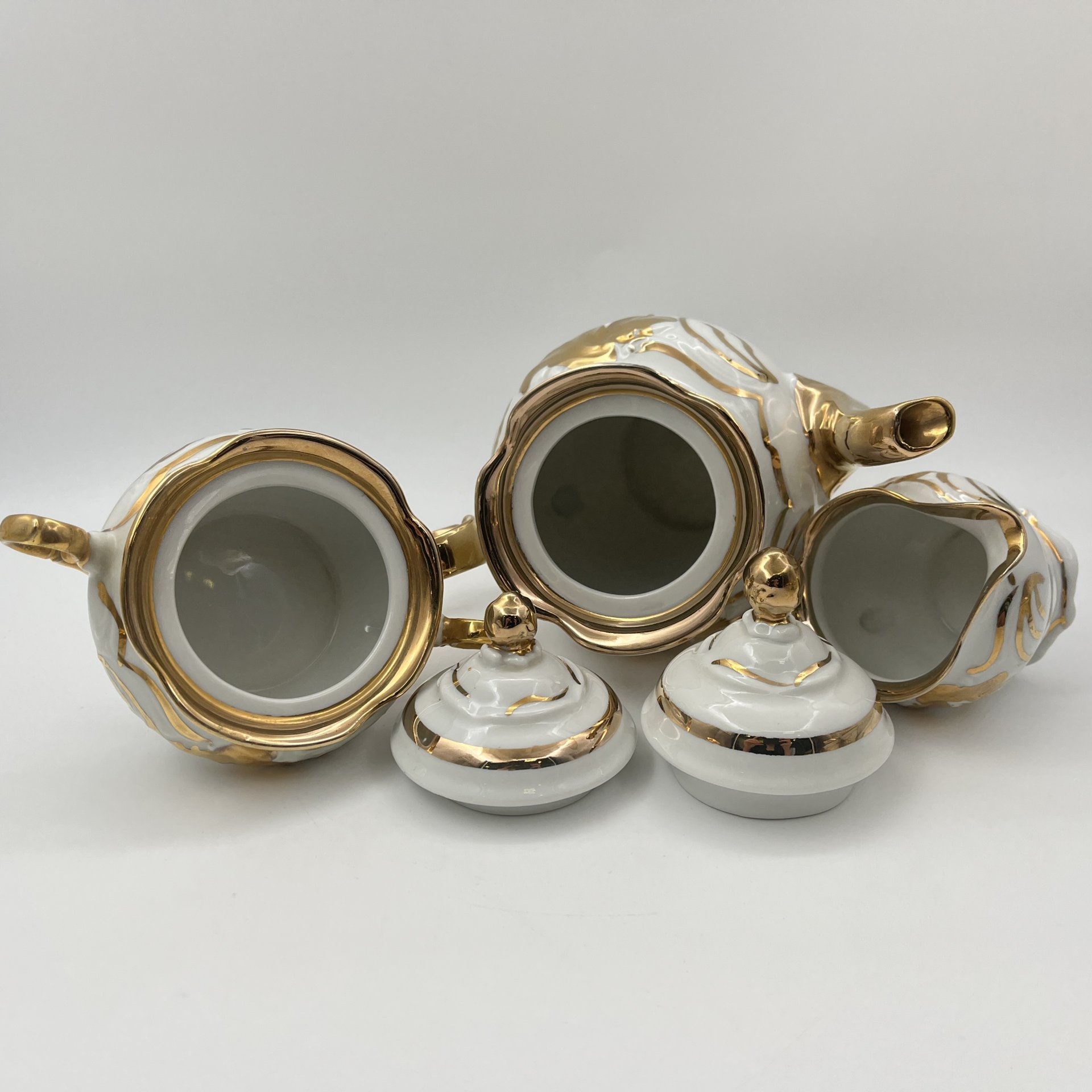 Сервиз кофейный на 6 персон (15 предметов), украшенный растительным декором