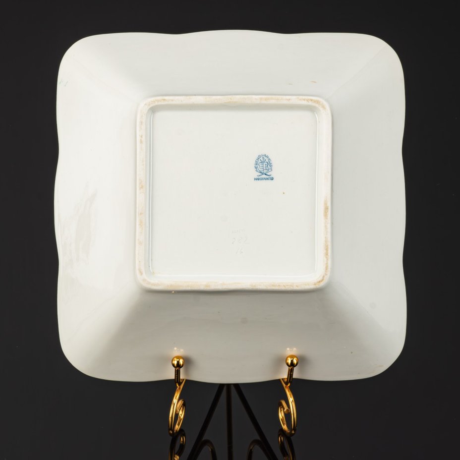 Салатник квадратной формы с золотисто-зеленым растительным декором, фарфор, роспись, золочение, Herend (Херенд), Венгрия, 1970-1990 гг.