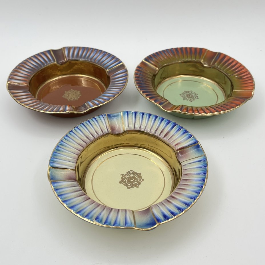 Комплект пепельниц  с радужным градиентом, металл, эмали, золочение, Европа, 1970-1990 гг.