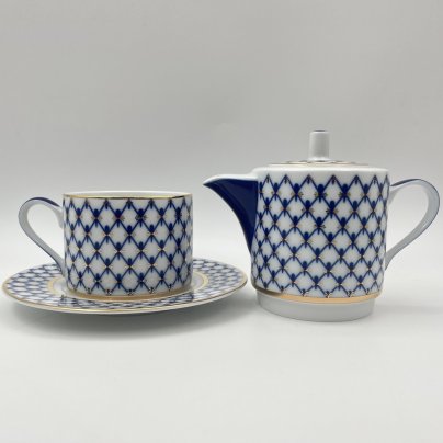 Чайный набор на одну персону "Кобальтовая сетка", фарфор, деколь подглазурная, отводка платиной, Императорский фарфоровый завод (ИФЗ), Российская Федерация, 2022-2023 гг.