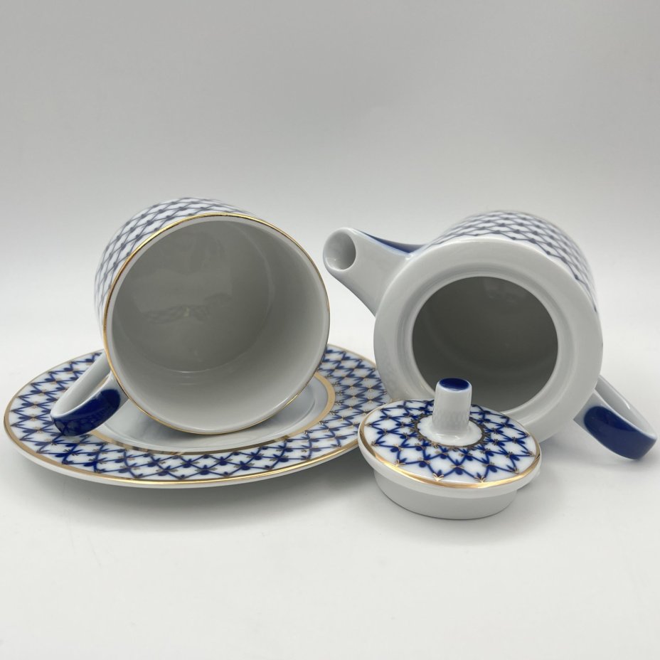 Чайный набор на одну персону "Кобальтовая сетка", фарфор, деколь подглазурная, отводка платиной, Императорский фарфоровый завод (ИФЗ), Российская Федерация, 2022-2023 гг.