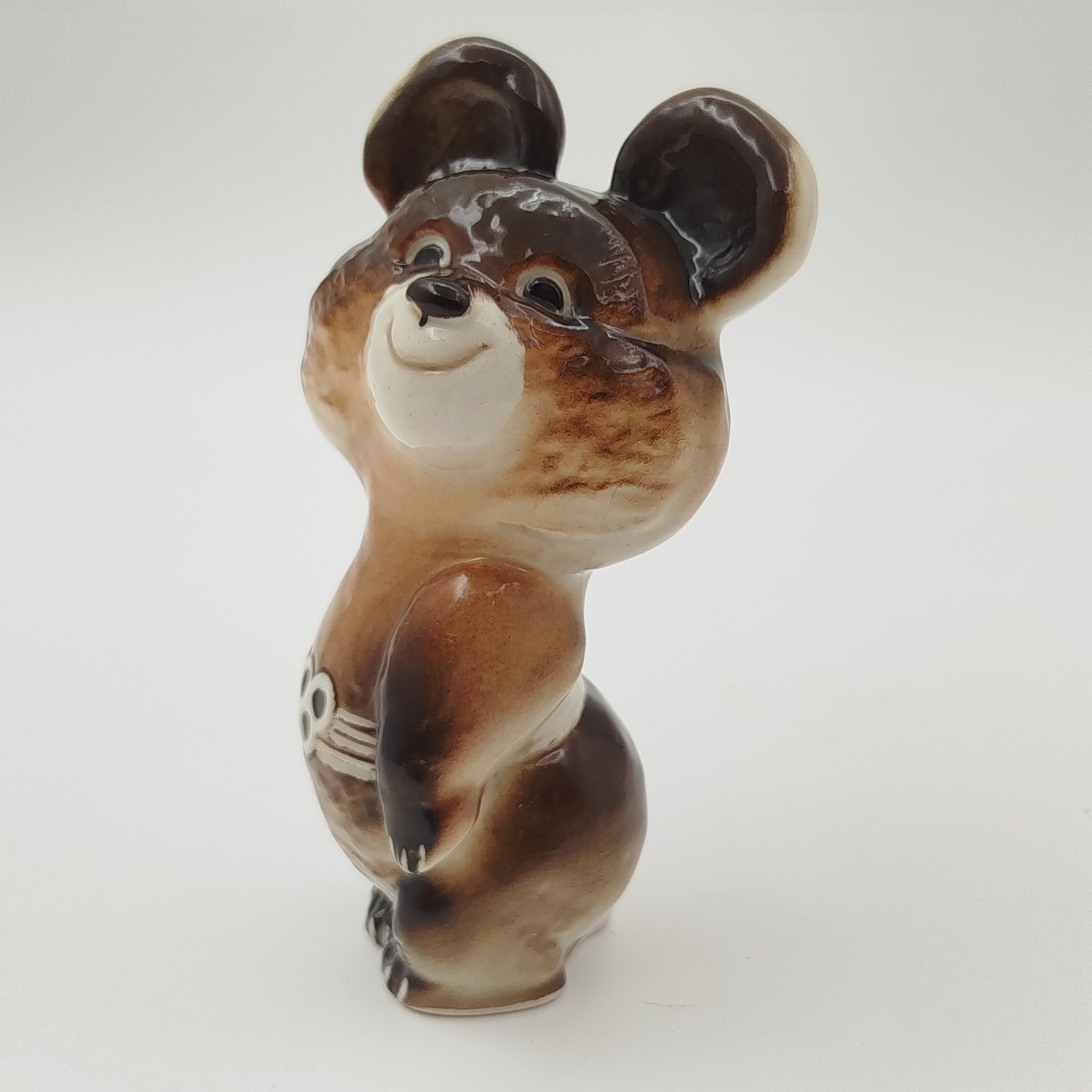 Статуэтка "Олимпийский мишка", скульптор П.П. Веселов, фарфор, роспись, Ленинградский фарфоровый завод (ЛФЗ), СССР, 1980 г.