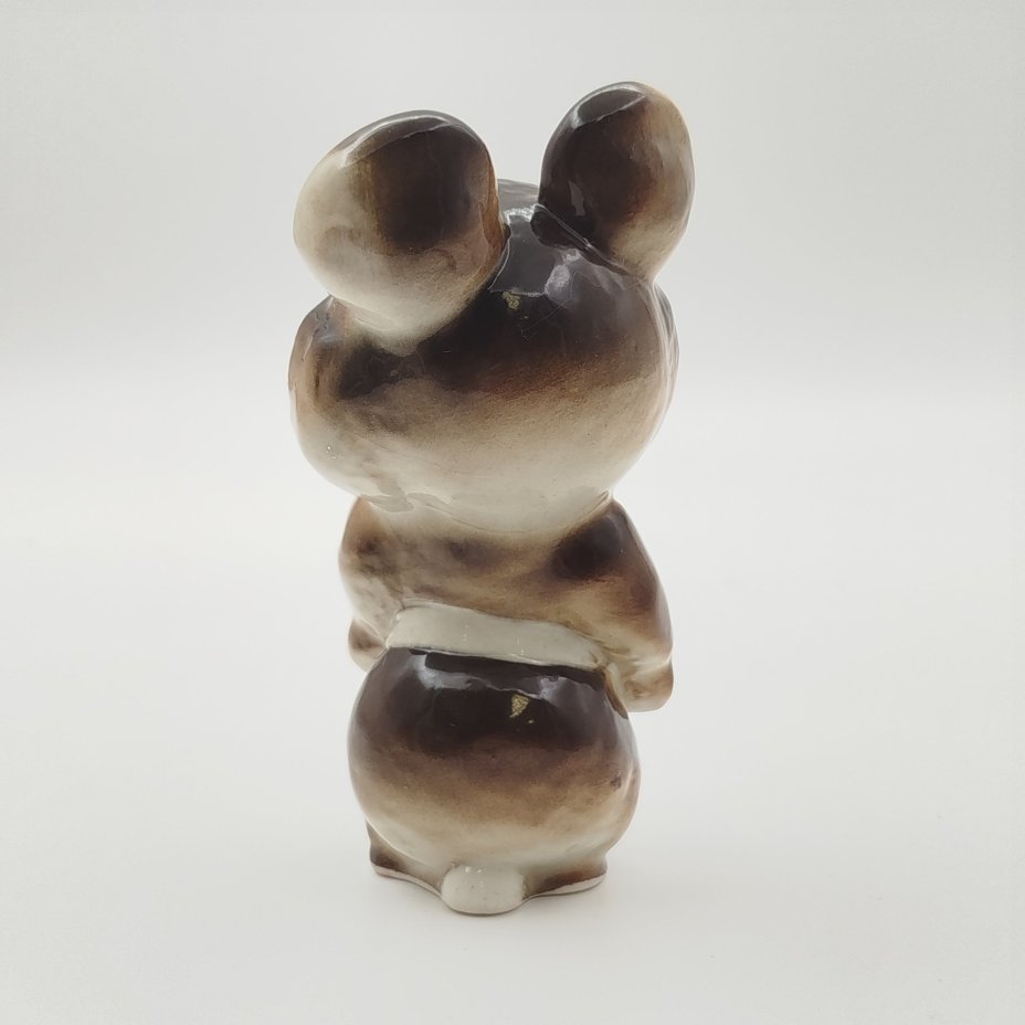 Статуэтка "Олимпийский мишка", скульптор П.П. Веселов, фарфор, роспись, Ленинградский фарфоровый завод (ЛФЗ), СССР, 1980 г.