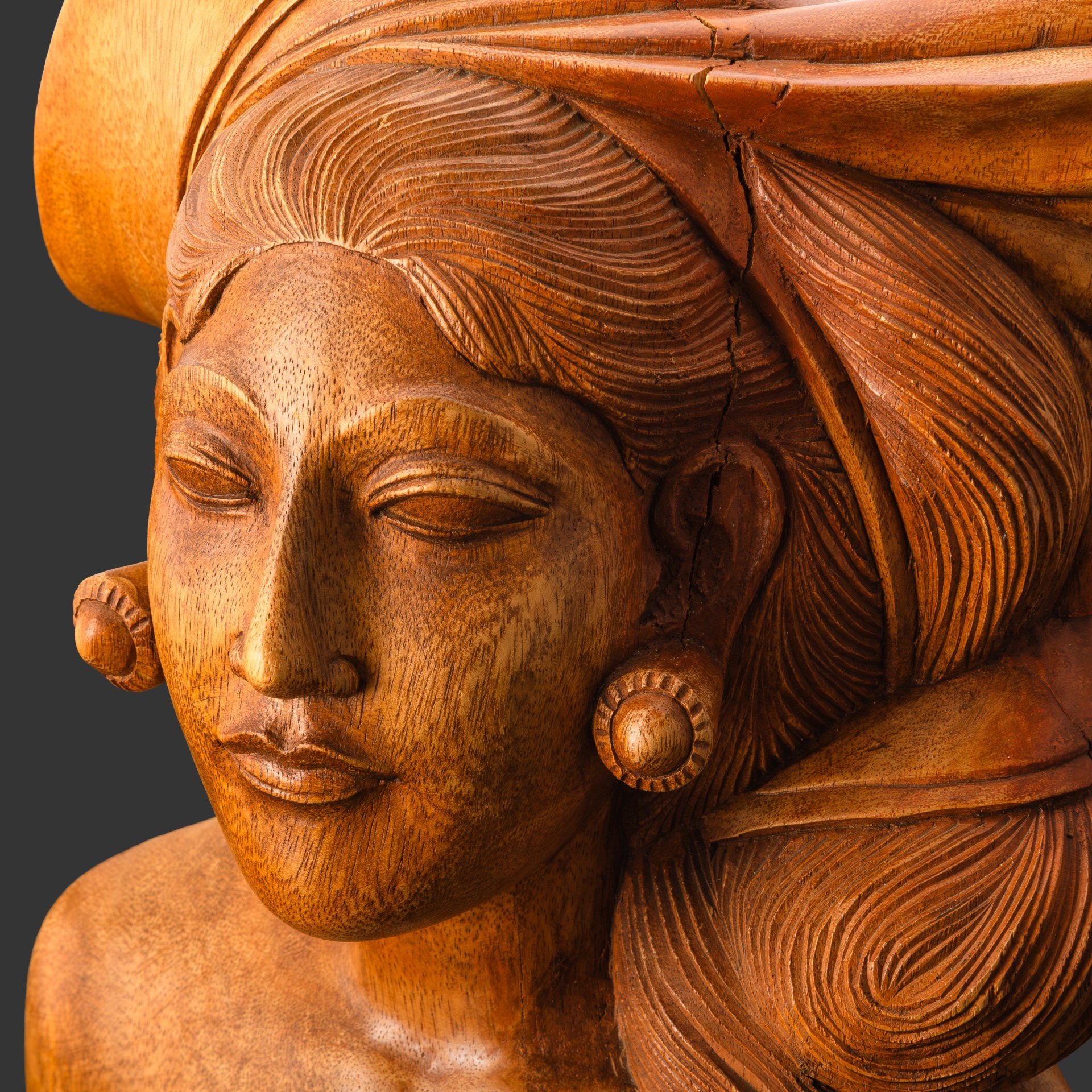 Бюст "Восточная красавица", дерево, (палисандр), резьба, Азия, 1970-2000 гг.