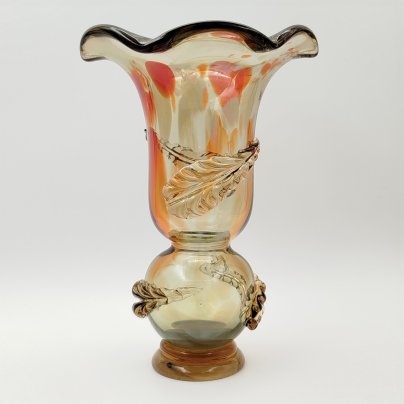 Ваза разноцветных оттенков с лепным растительным декором, стекло, гутная техника, СССР, 1960-1980 гг.