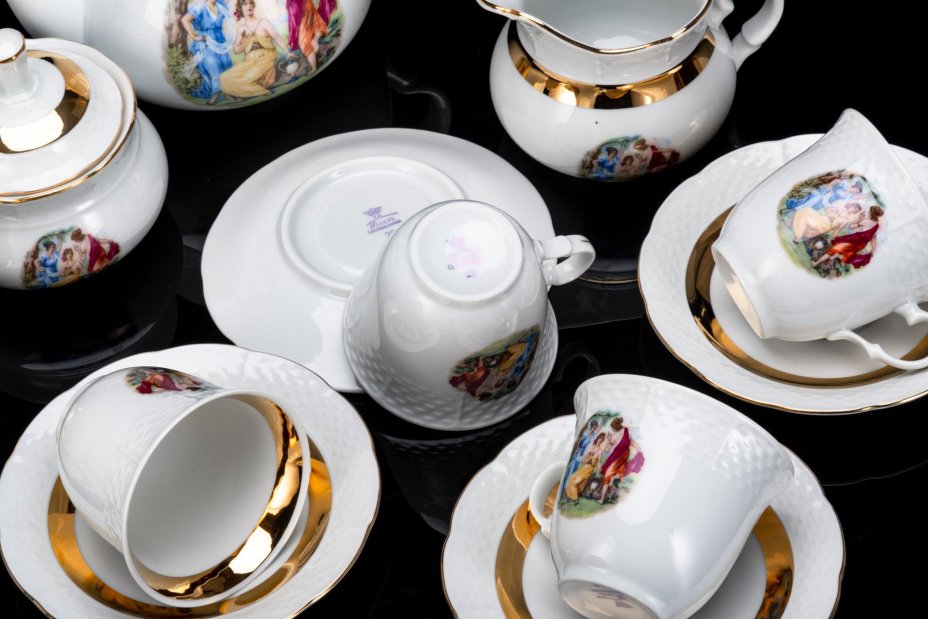 Сервиз чайный "Мадонна" на 6 персон (15 предметов), фарфор, деколь, золочение, Thun (Тун), Чехословакия, 1970-1990 гг.