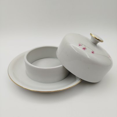 Масленка, украшенная изображением полевых цветов, Porzellanwerke Könitz (OPK)