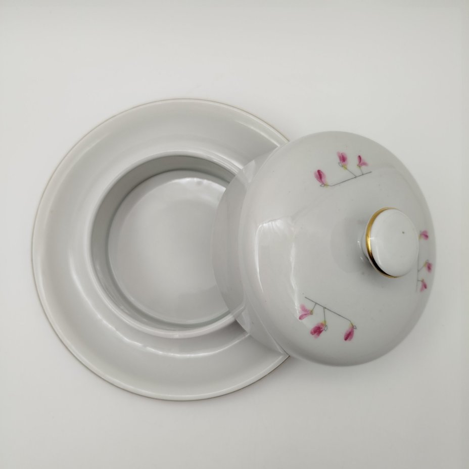 Масленка, украшенная изображением полевых цветов, Porzellanwerke Könitz (OPK)