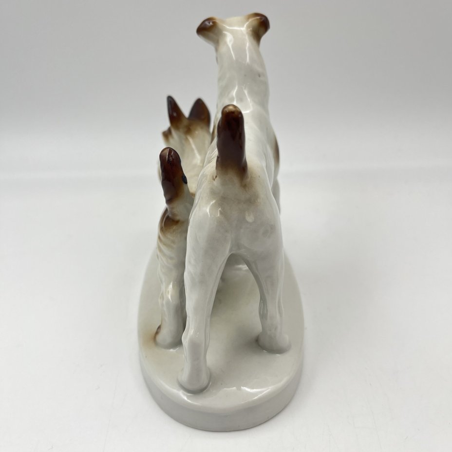 Статуэтка "Две собаки" (скотчтерьер и эрдельтерьер), фарфор, роспись, Carl Scheidig, Gräfenthal, Германия, 1935-1972 гг.