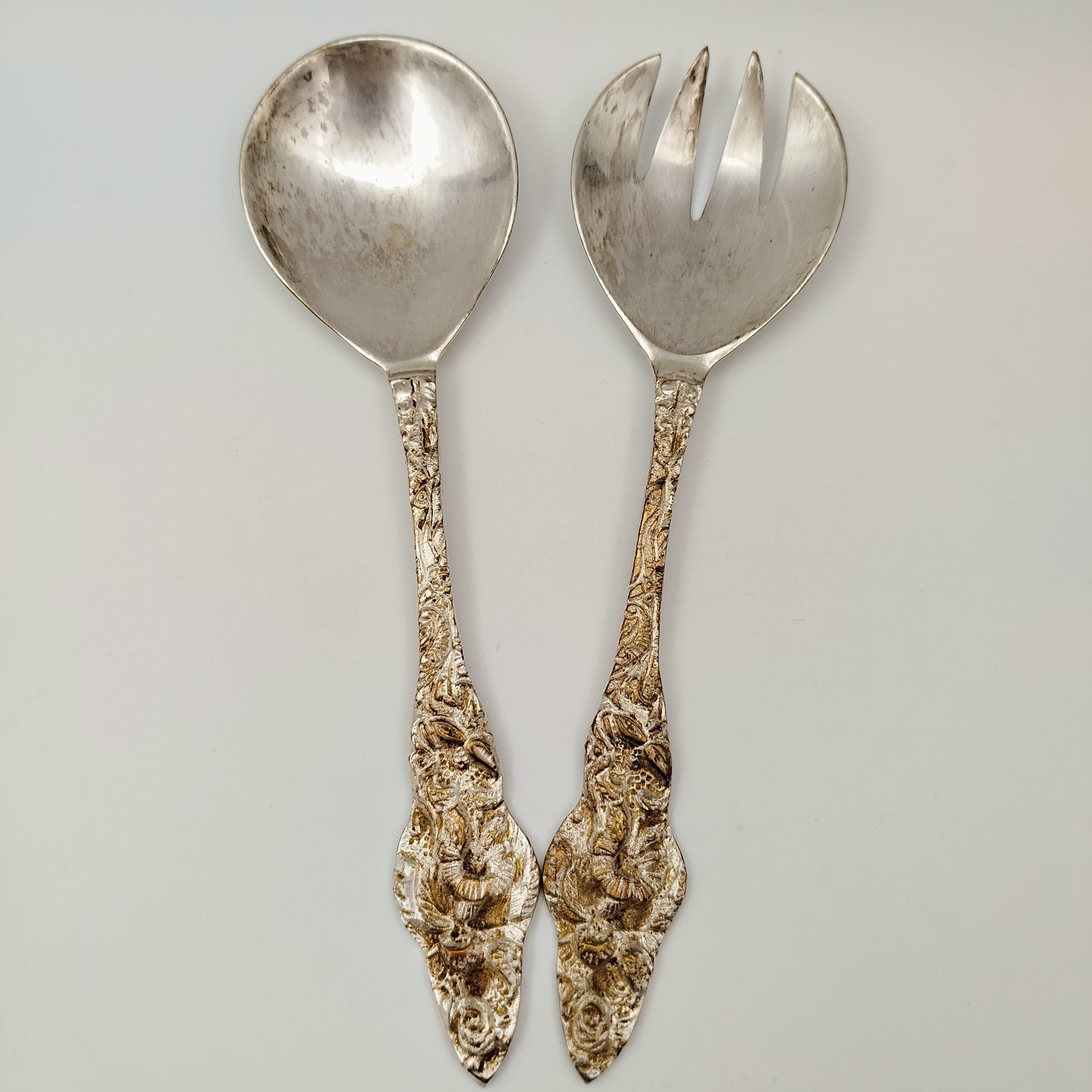 Набор для салата (ложка и вилка), украшенный растительным декором