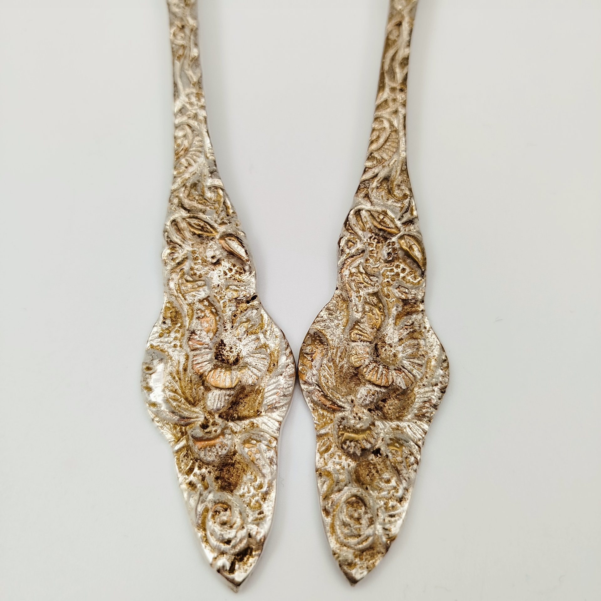 Набор для салата (ложка и вилка), украшенный растительным декором