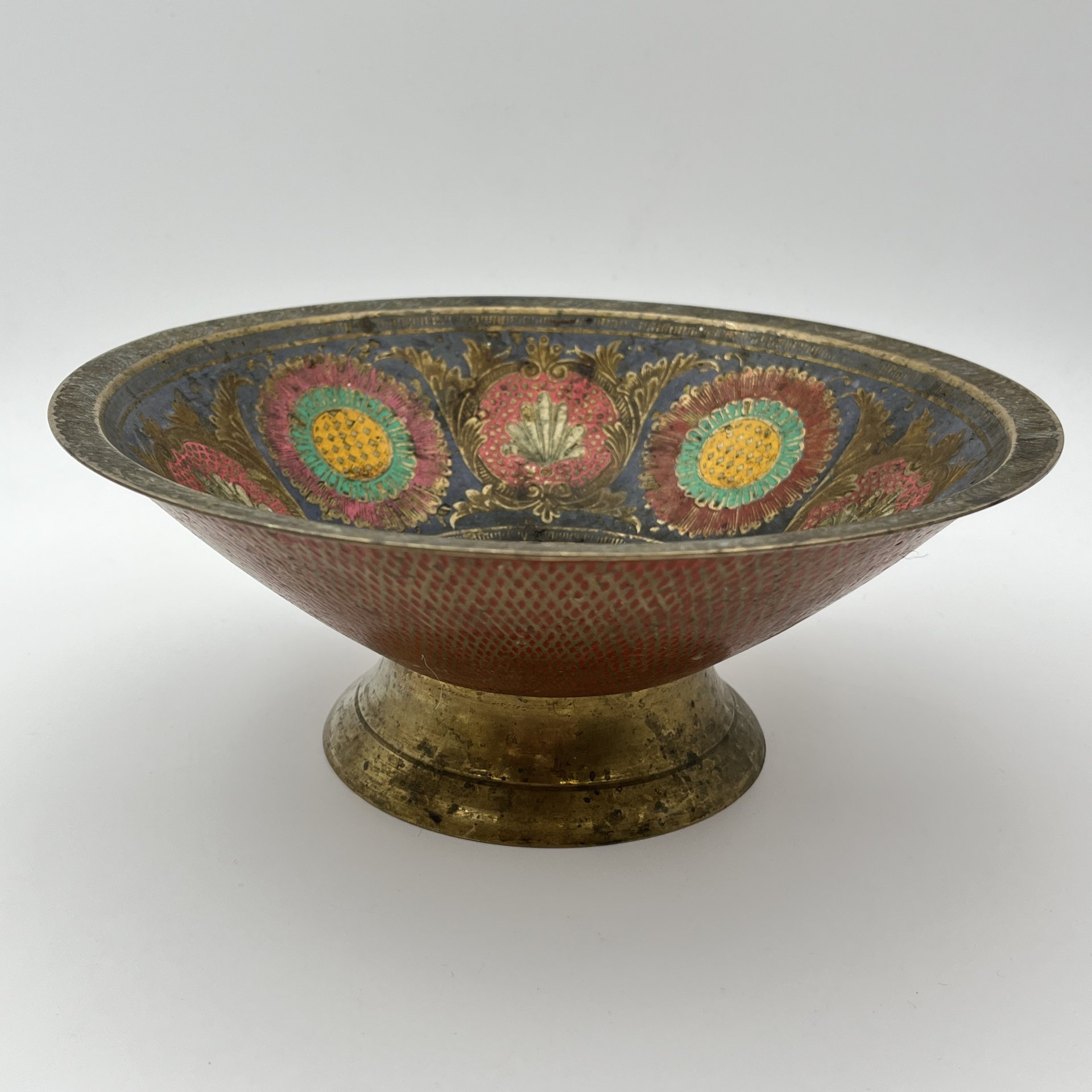 Конфетница "Олимпийский мишка", украшенная растительным орнаментом в восточном стиле, латунь, эмали, Индия, 1970-1990 гг.