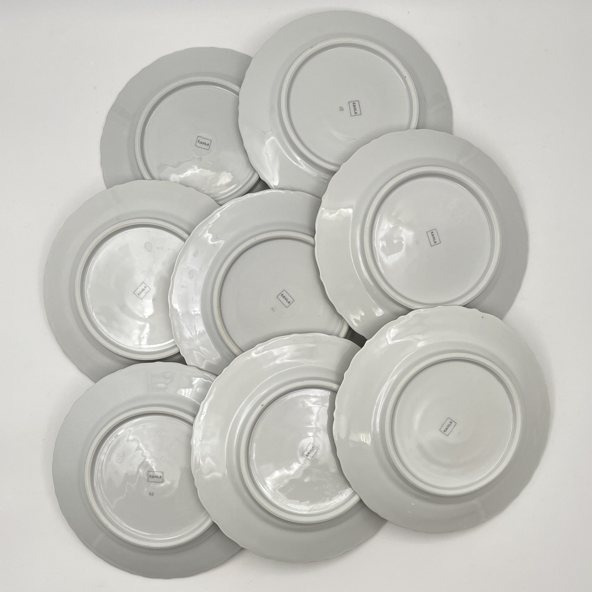 Набор пирожковых (закусочных) тарелок с цветочным и рельефным декором на 8 персон