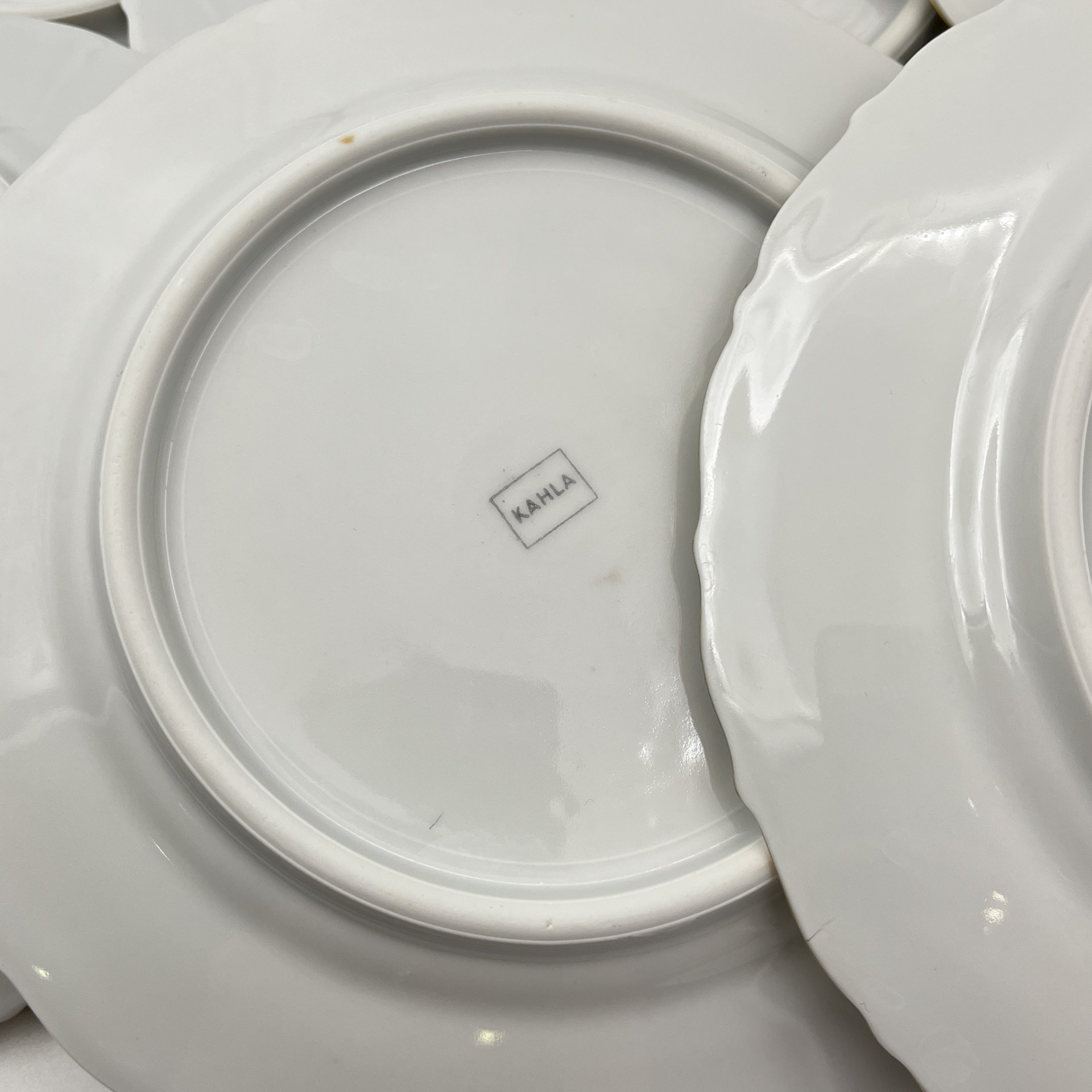 Набор пирожковых (закусочных) тарелок с цветочным и рельефным декором на 8 персон