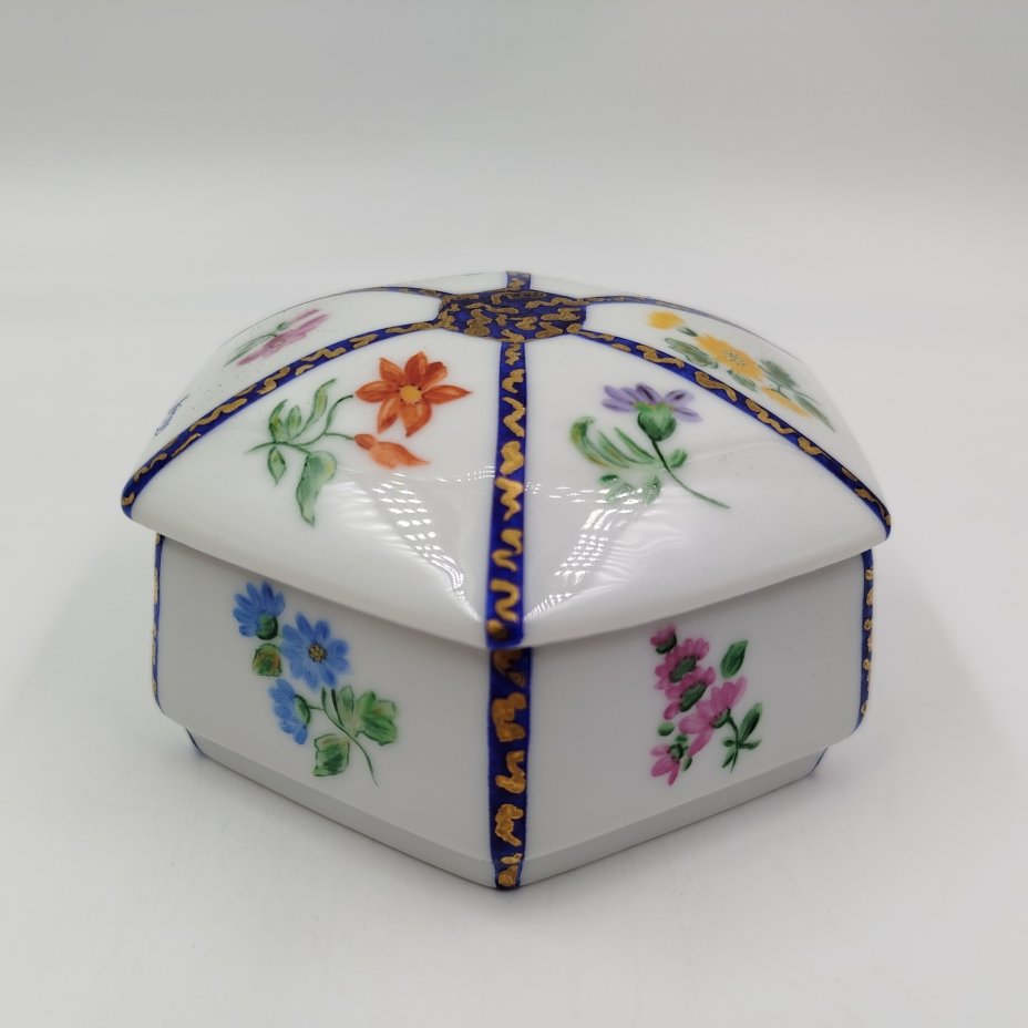 Шкатулка с изображением мейсенского букета, Porcelaine d’Art – Exclusivité R. Leclair, Limoges