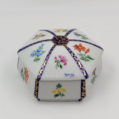 Шкатулка с изображением мейсенского букета, Porcelaine d’Art – Exclusivité R. Leclair, Limoges