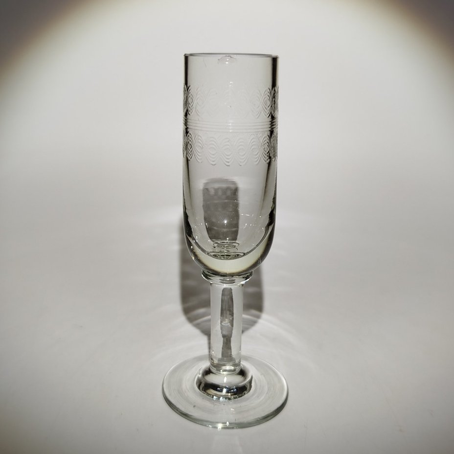Рюмка ликерная с орнаментальным декором, стекло, травление, Россия, 1900-1930 гг.