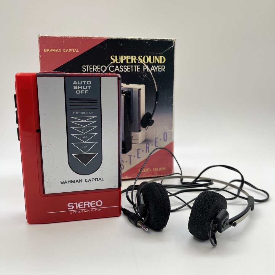 Кассетный плеер с наушниками, Bahman, модель NS 886, пластик, металл, картон, Китай, 1970-1990 гг.