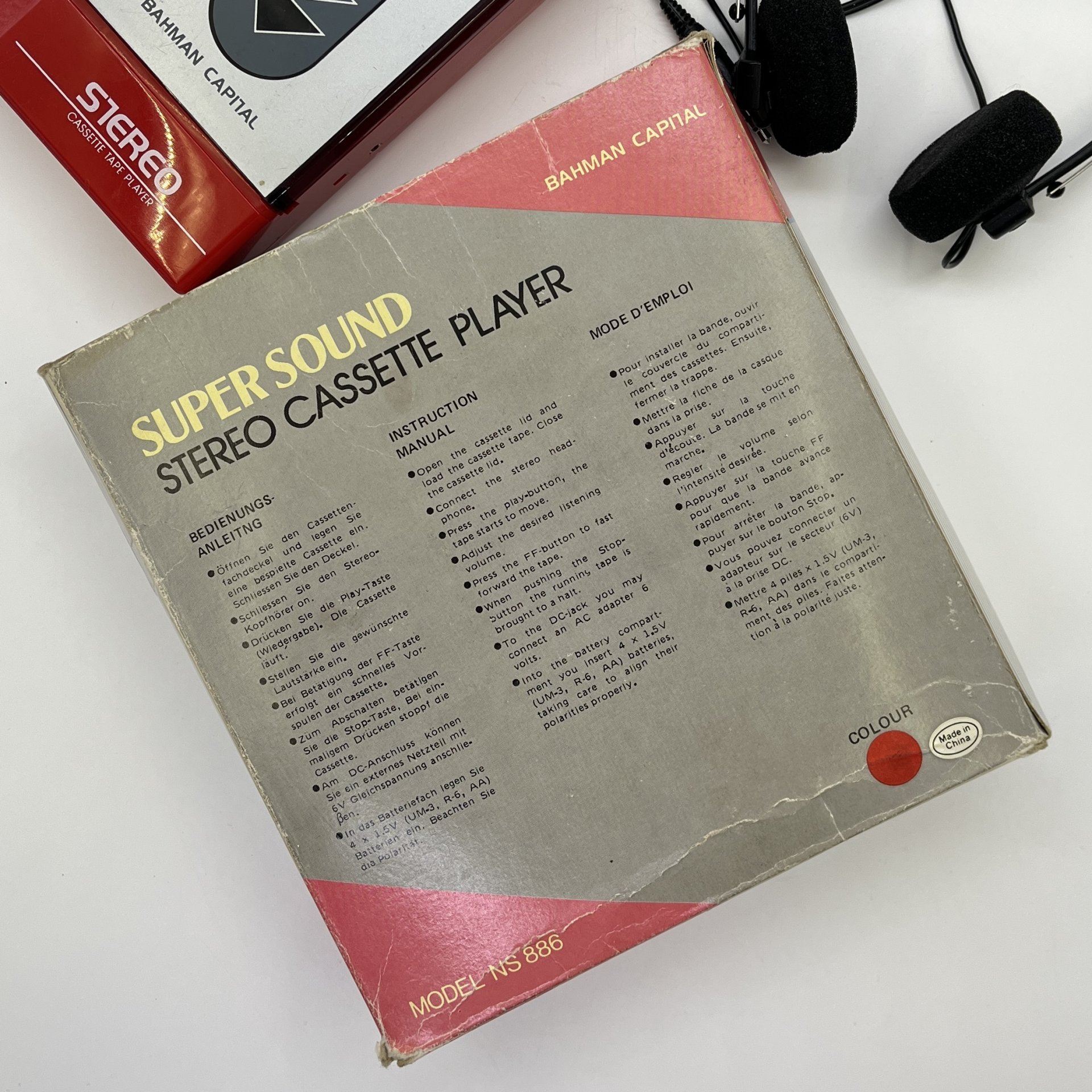 Кассетный плеер с наушниками, Bahman, модель NS 886, пластик, металл, картон, Китай, 1970-1990 гг.