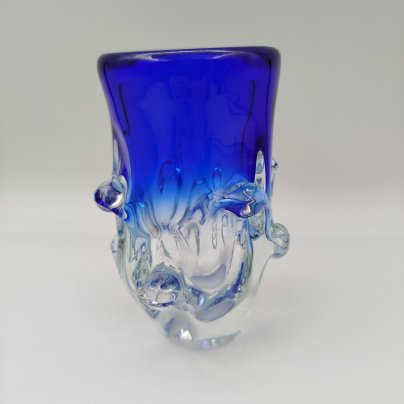 Ваза оригинальной формы, дизайнер Ladislav Palecek, Škrdlovice, стекло, гутная техника, Чехословакия, 1970-1979 гг.