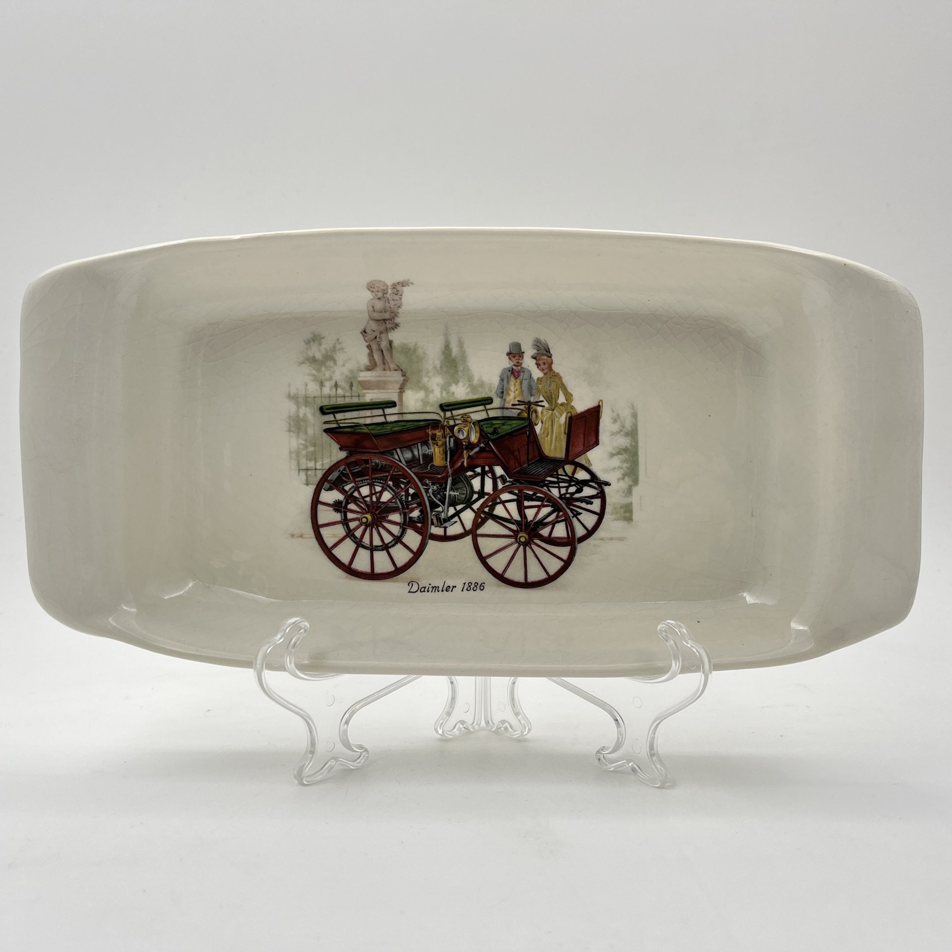 Лоток для мелочей, украшенный изображением автомобиля "Daimler 1886", фаянс, деколь, Западная Европа, 1950-1970 гг.