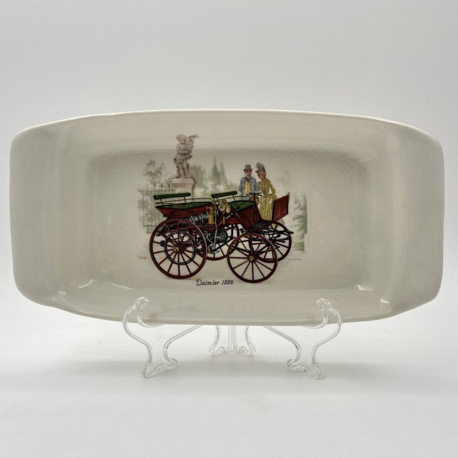 Лоток для мелочей, украшенный изображением автомобиля "Daimler 1886", фаянс, деколь, Западная Европа, 1950-1970 гг.
