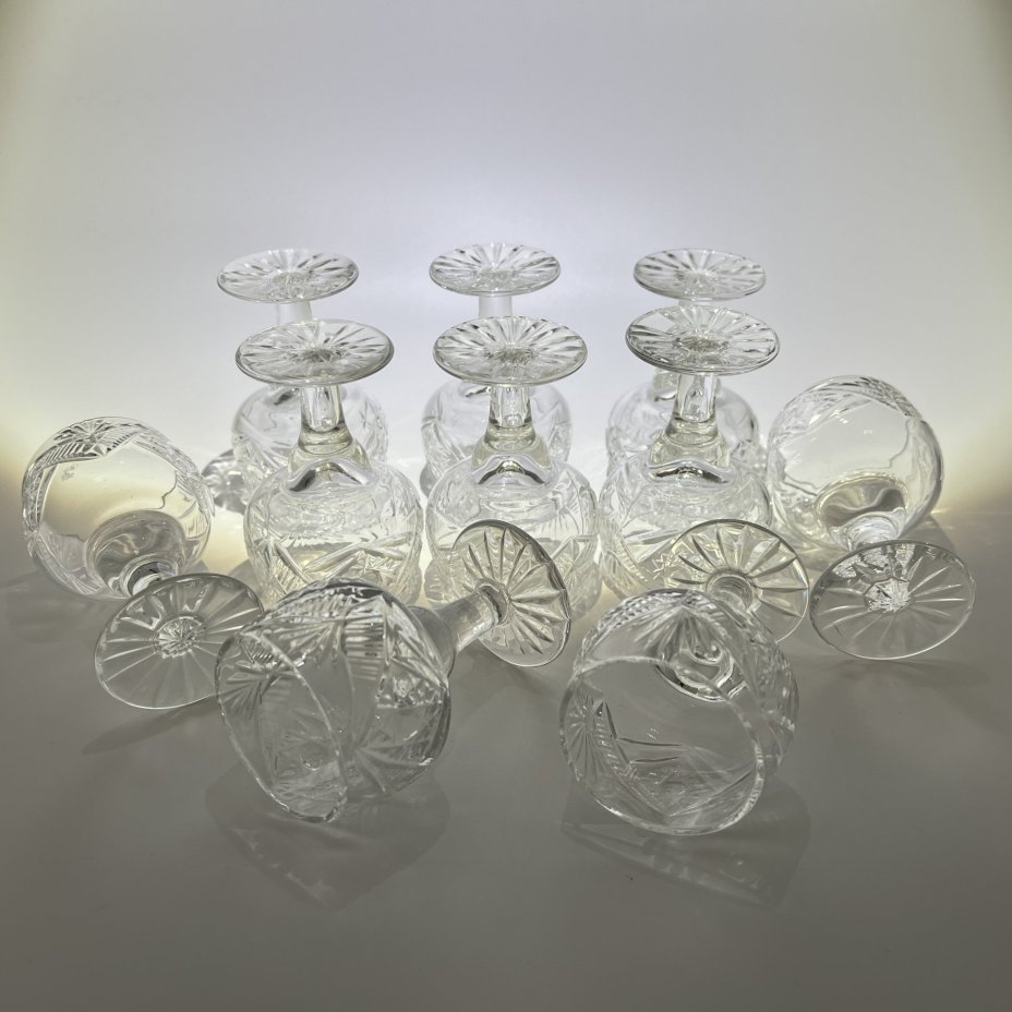 Набор рюмок с рельефным декором на 10 персон