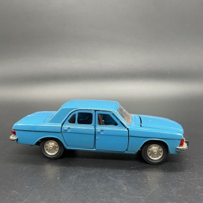 Модель автомобиля "ГАЗ 3102" (Волга)
