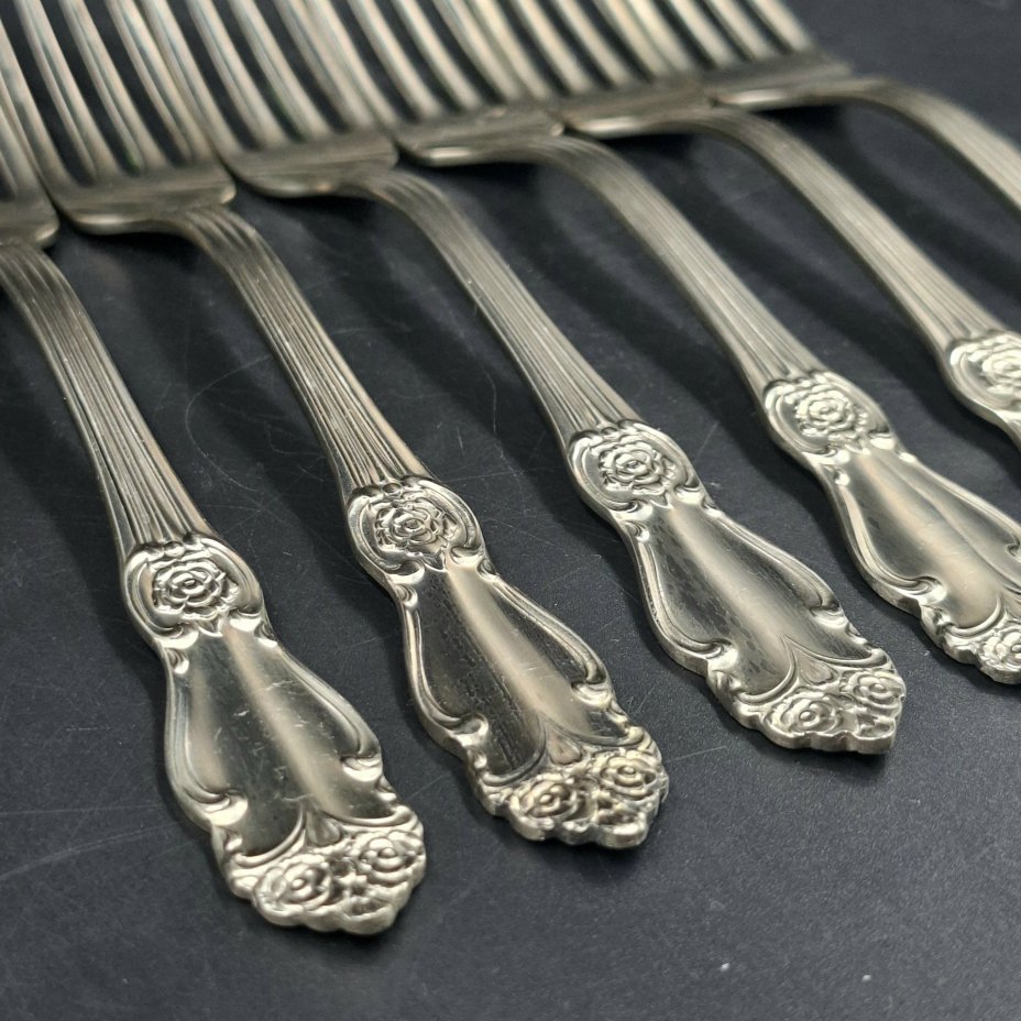 Набор из шести десертных вилок "Серебряная роза", мНЦ (медь-никель-цинк), Кольчугинский завод цветных металлов, СССР, 1960-1990 гг.